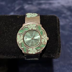 Adrin Women's Silver Flower Watch